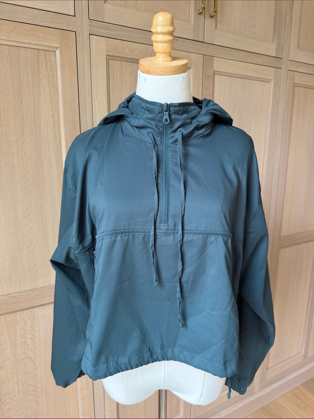 Girlfriend Collective | Half Zip Hooded Windbreaker | Slate Green